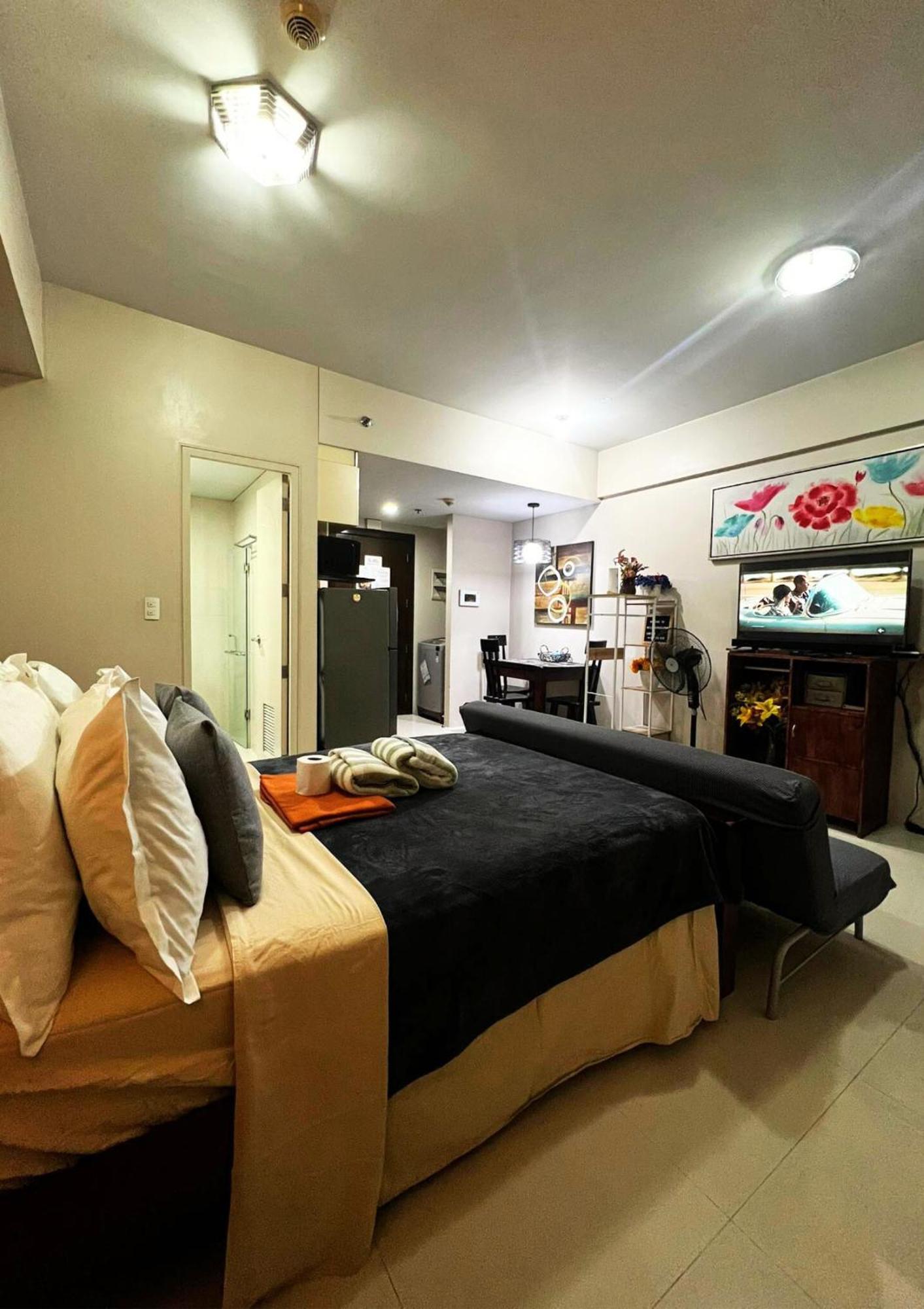 One Palm Tree Villas Condominium - Studio 7Th Fl With Balcony - Across Terminal 3 Airport Pasay Dış mekan fotoğraf