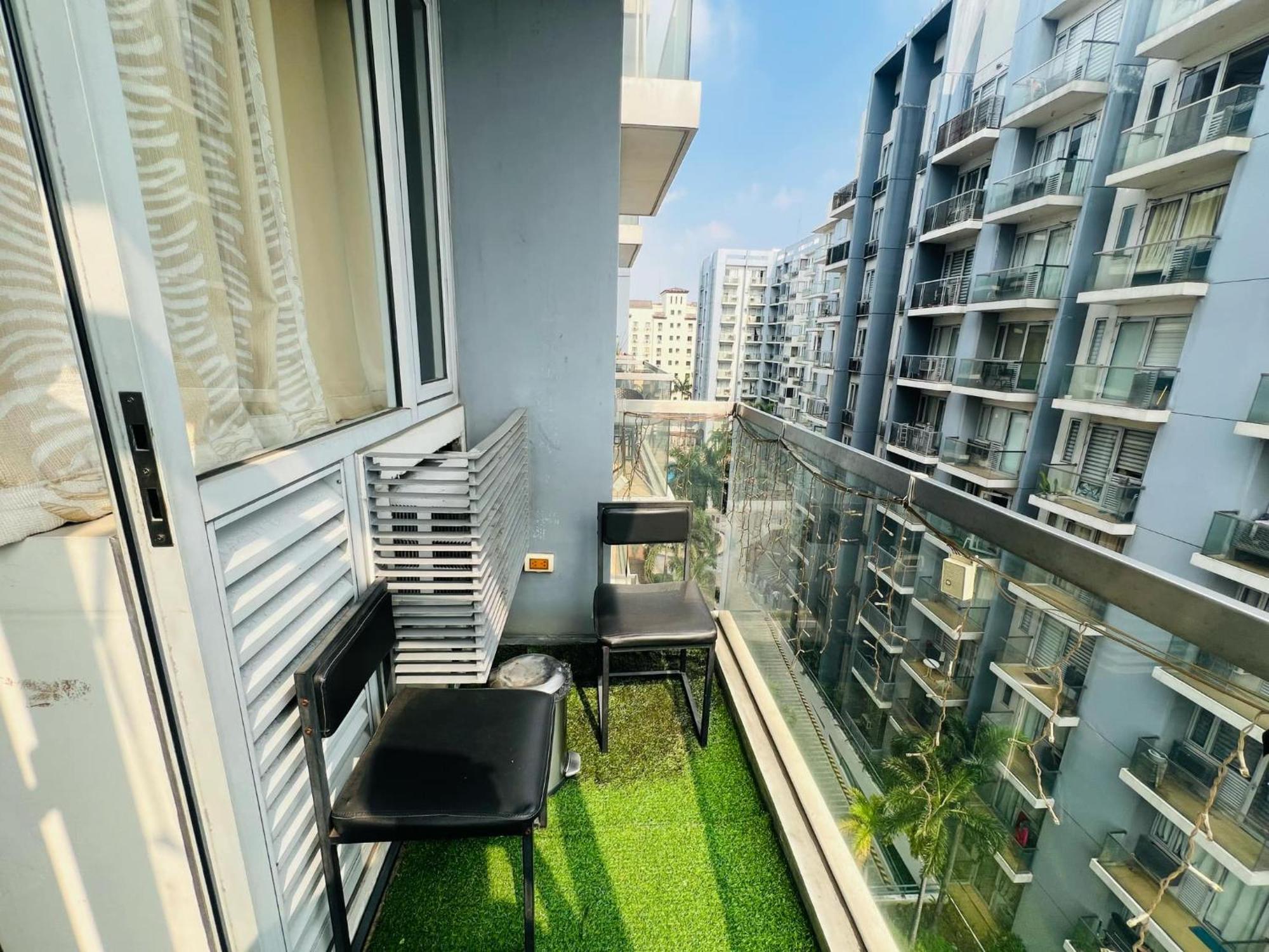 One Palm Tree Villas Condominium - Studio 7Th Fl With Balcony - Across Terminal 3 Airport Pasay Dış mekan fotoğraf