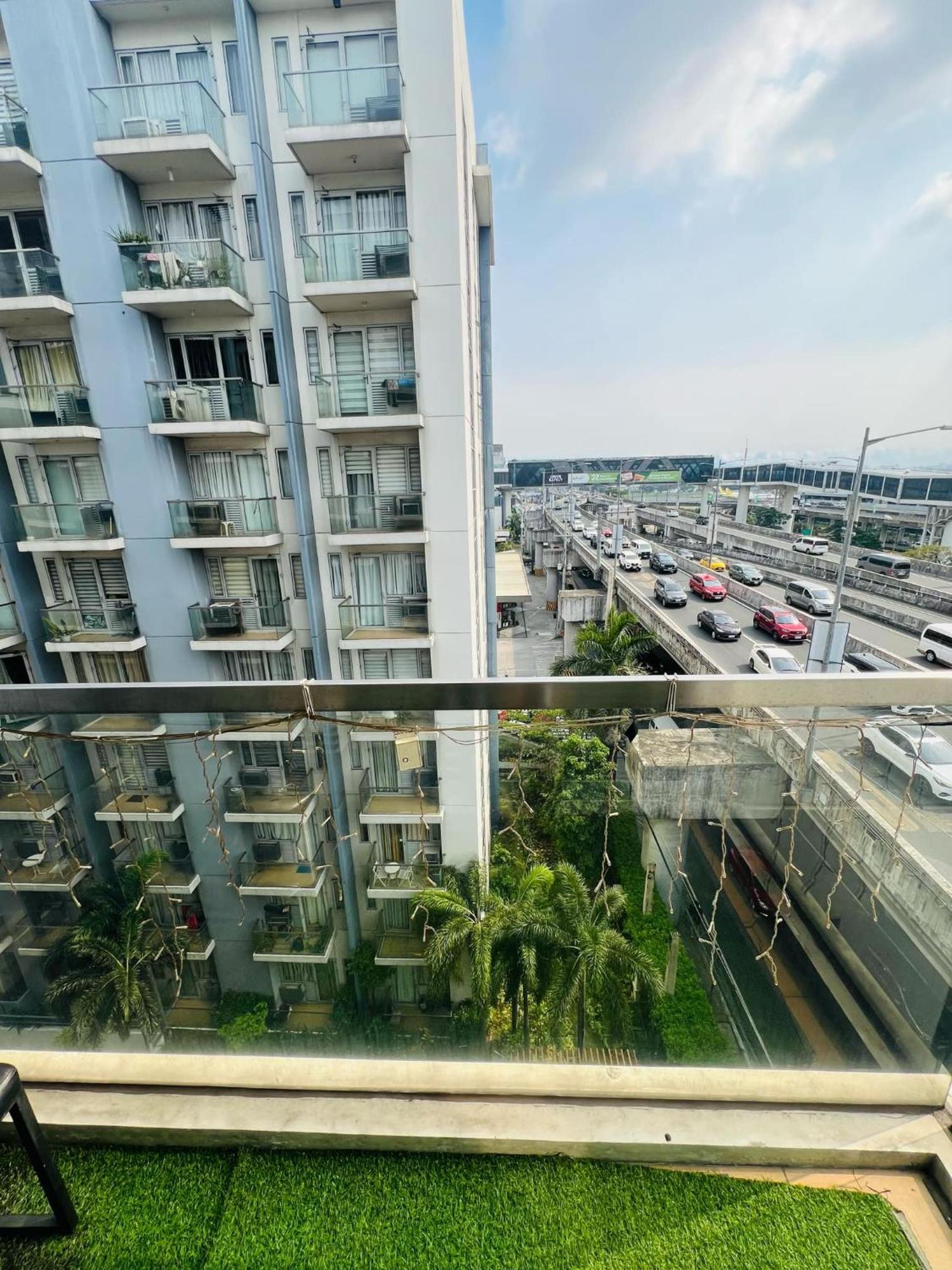 One Palm Tree Villas Condominium - Studio 7Th Fl With Balcony - Across Terminal 3 Airport Pasay Dış mekan fotoğraf