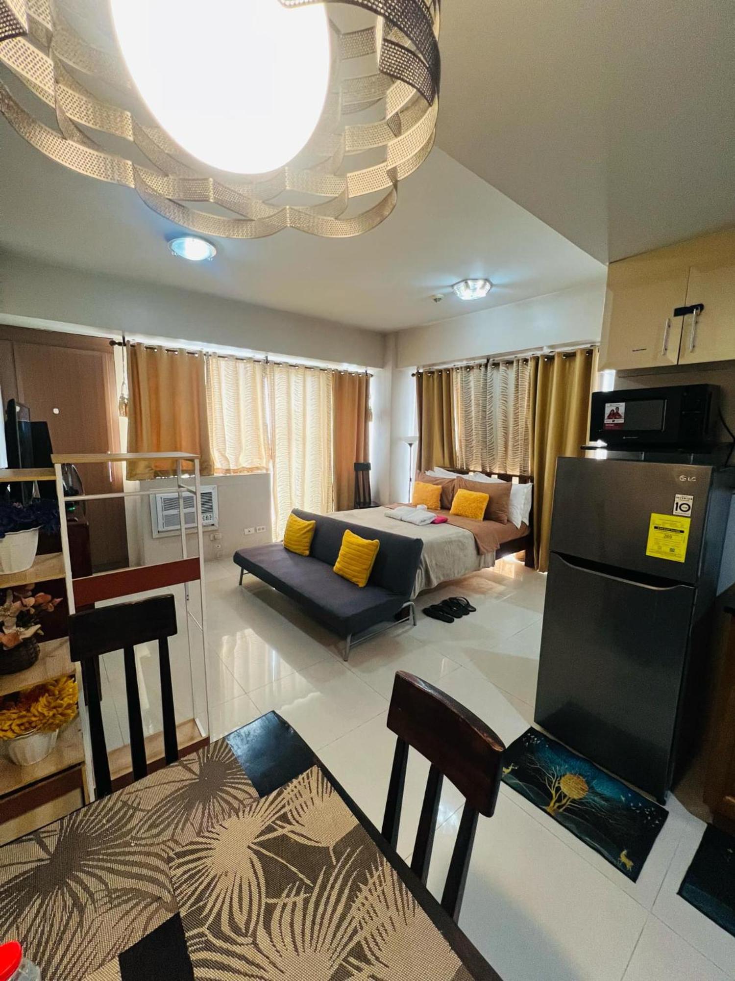 One Palm Tree Villas Condominium - Studio 7Th Fl With Balcony - Across Terminal 3 Airport Pasay Dış mekan fotoğraf