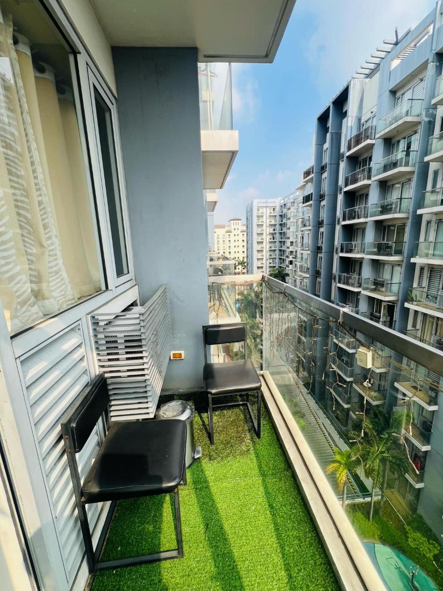 One Palm Tree Villas Condominium - Studio 7Th Fl With Balcony - Across Terminal 3 Airport Pasay Dış mekan fotoğraf
