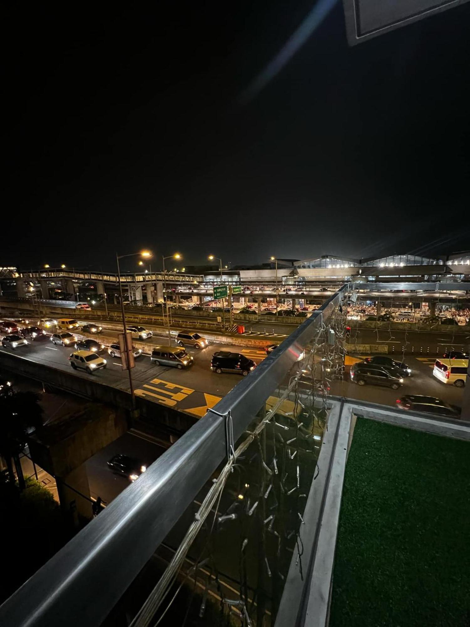One Palm Tree Villas Condominium - Studio 7Th Fl With Balcony - Across Terminal 3 Airport Pasay Dış mekan fotoğraf
