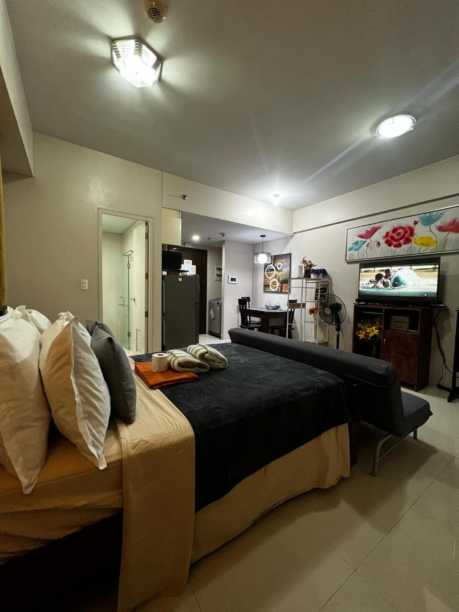 One Palm Tree Villas Condominium - Studio 7Th Fl With Balcony - Across Terminal 3 Airport Pasay Dış mekan fotoğraf