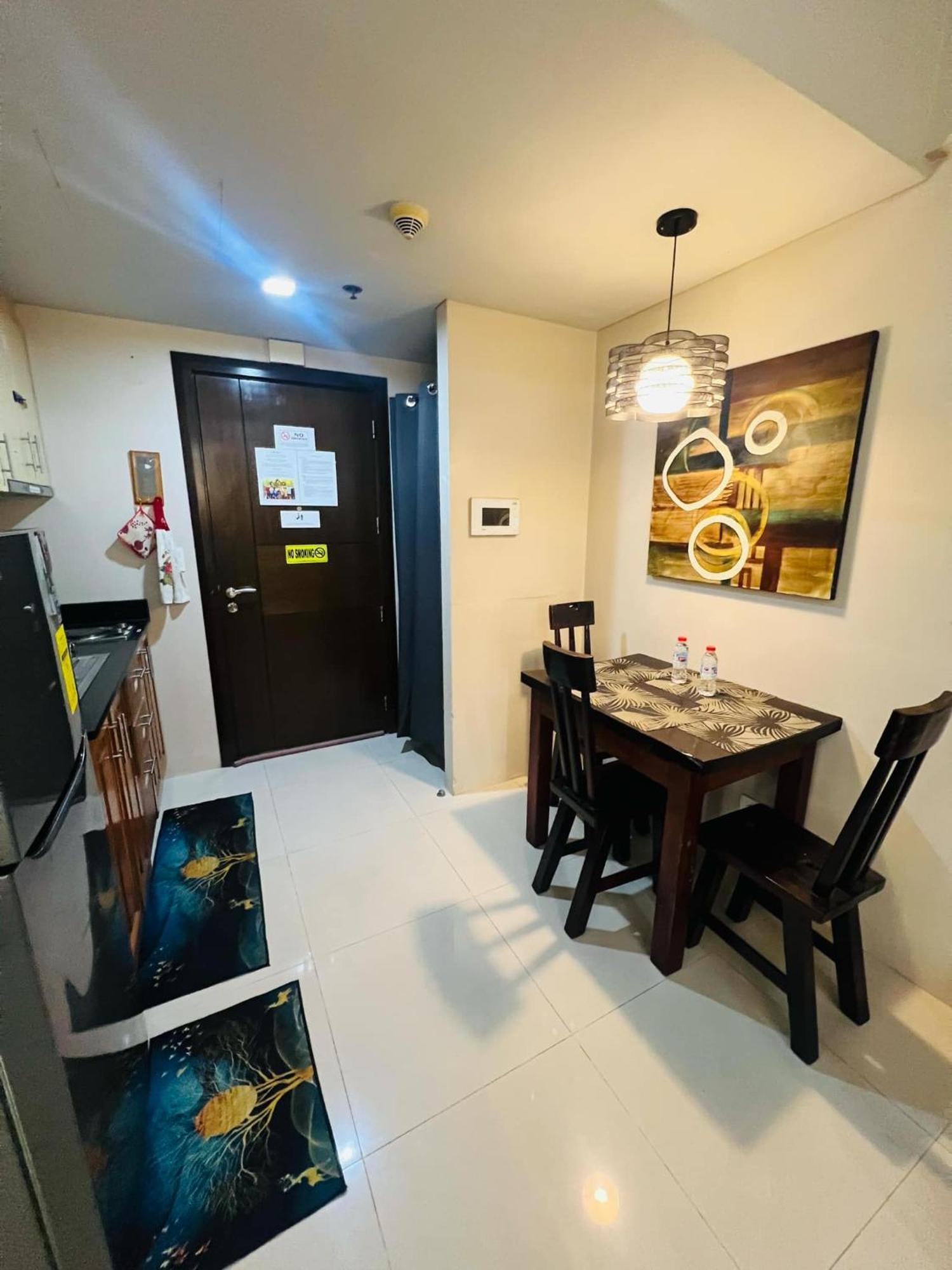 One Palm Tree Villas Condominium - Studio 7Th Fl With Balcony - Across Terminal 3 Airport Pasay Dış mekan fotoğraf