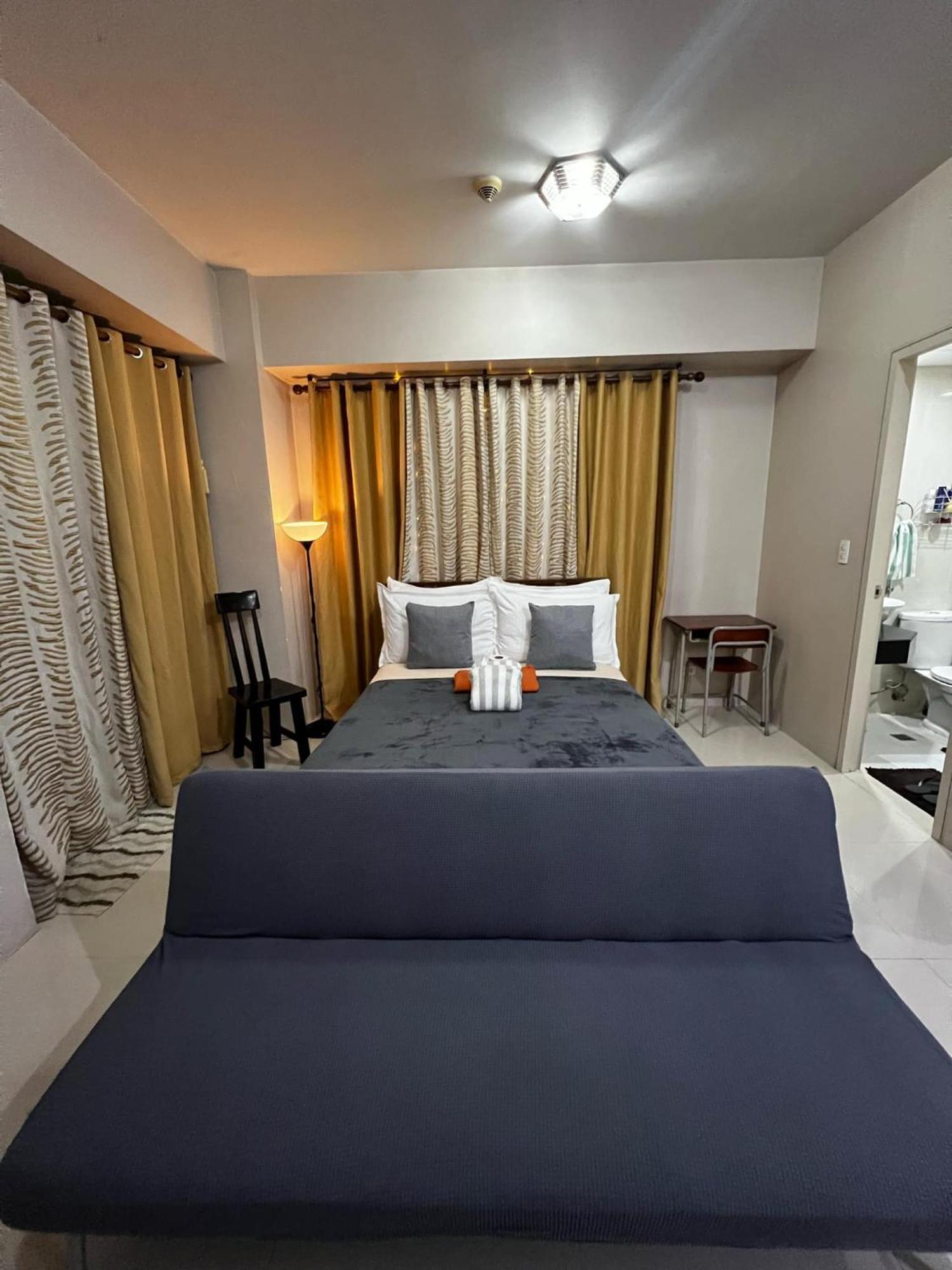 One Palm Tree Villas Condominium - Studio 7Th Fl With Balcony - Across Terminal 3 Airport Pasay Dış mekan fotoğraf